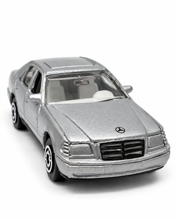 ChatGPT Image Sep 16, 2026, 07_27_30 PM Vintage Welly Mercedes-Benz C-Class Diecast Model Car – Silver
